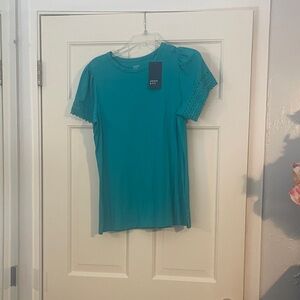Crown & Ivy Teal Short Sleeve Top with Lace Detail